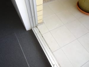 Different levels defect with apartment balcony