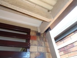 Inadequate roof structure securing 